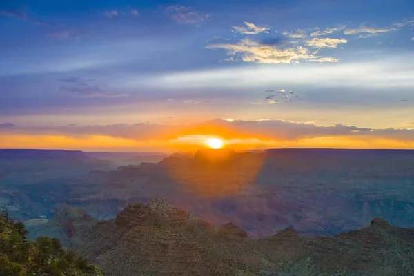 Zonsondergang bij de Grand Canyon vanaf woestijn oogpunt, South rim — Stockfoto