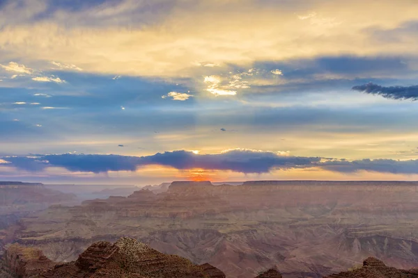 在大峡谷南缘视角沙漠的日落 — 图库照片