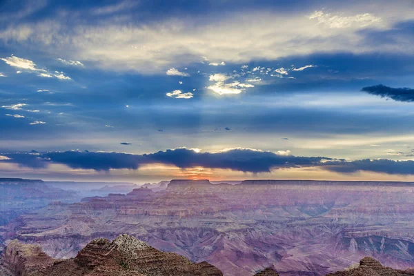 Zachód słońca w Grand Canyon z punktu widzenia pustyni, South rim — Zdjęcie stockowe