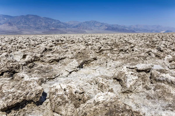 Superficie de plaques de sel au milieu de la vallée de la mort, appelé Devil' — Photo