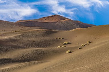 Günbatımında volkan manzarası, İspanya 'nın Lanzarote kentindeki Timanfaya ulusal parkı