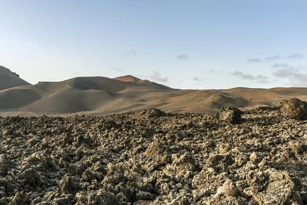 在日落的火山地貌景观 — 图库照片