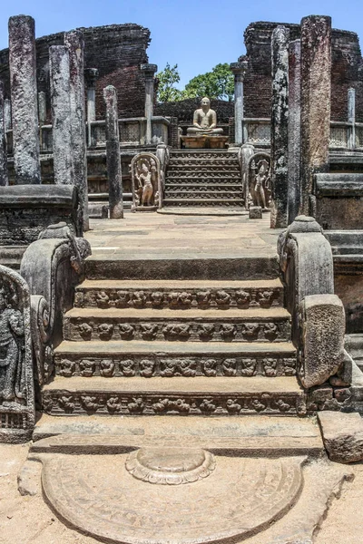 Entrance to the old  Vatadage from 12th century at the kings pal — Stock Photo, Image