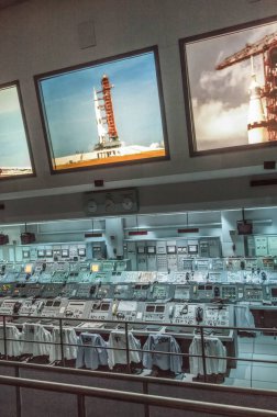 kennedy spa sergilenen Apollo 1960'larda misyon kontrol donanımları