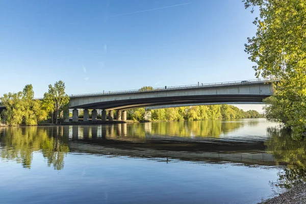 Highway bridge at Raunheim crosses river Main — Stock Photo, Image