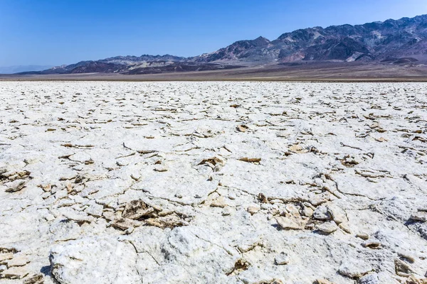 Area of salt plates in the middle of death valley, called Devil' — Zdjęcie stockowe