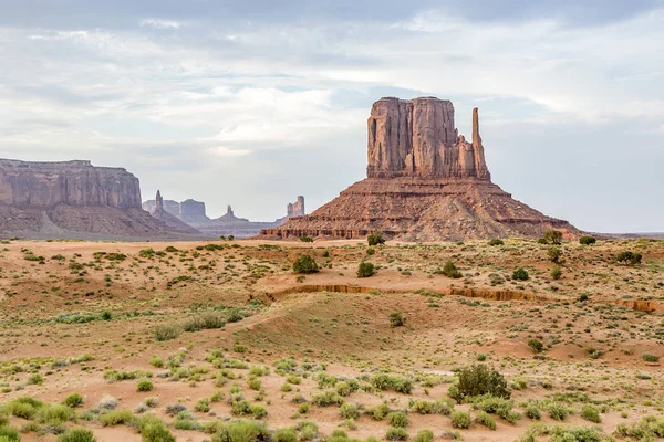 West Mittens Butte in monument valley — Stock Photo, Image