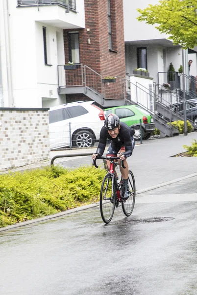 นักขี่จักรยานแข่งที่สนามแข่ง อัม เดนแนป แฟรงค์เฟิร์ต — ภาพถ่ายสต็อก