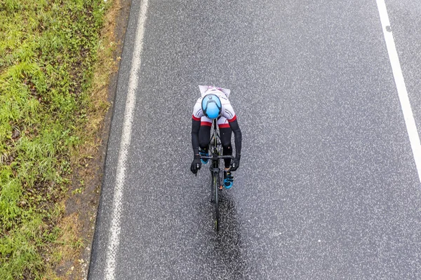 Ciclistas de corrida na corrida Rund um den Finanzplatz Frankfurt — Fotografia de Stock