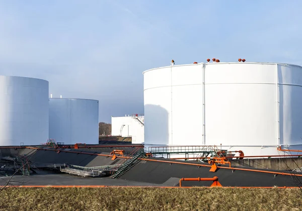 White tanks in tank farm — Stock Photo, Image