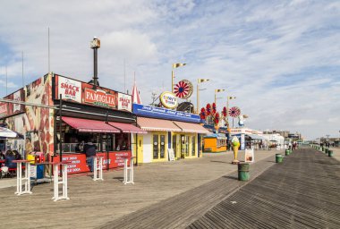 Coney Island, Eğlence ünlü eski mesire kişi ziyaret