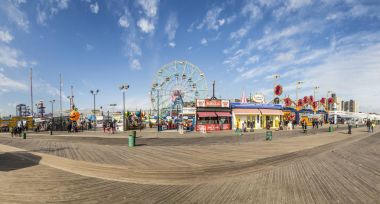 Coney Island, Eğlence ünlü eski mesire kişi ziyaret