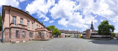 Solucan Schlossplatz, Almanya