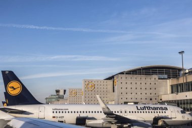 Terminal 1 Lufthansa uçağı Frankfurt ile