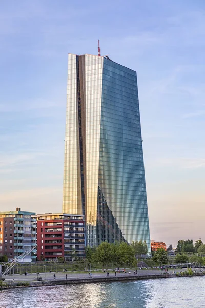 Panorama de la nueva sede del Banco Central Europeo en riv —  Fotos de Stock