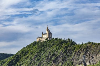 Rhine Vadisi'ndeki ünlü Marksburg