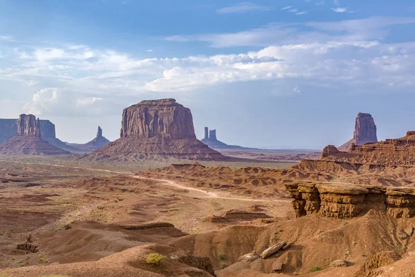 Uitzicht vanaf john fords plaats naar Merrit butte — Stockfoto