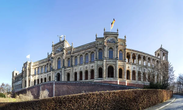 Facciata del famoso maximilianeum a munich — Foto Stock