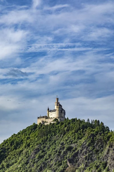 Berühmte marksburg im rheintal — Stockfoto