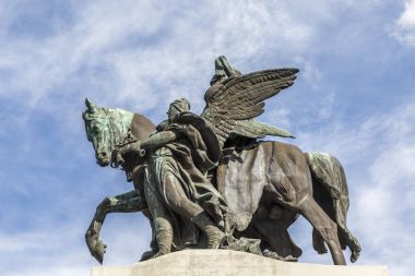 Alman İmparatoru William atlı heykeli ben Almanca köşede ben