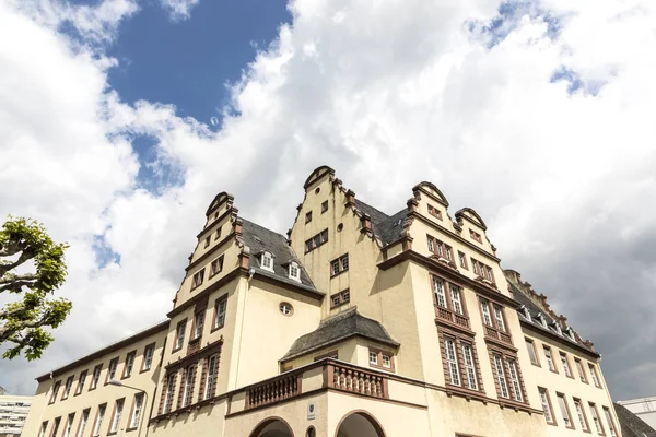 Gevel van r Hof gebouw in Frankfurt — Stockfoto