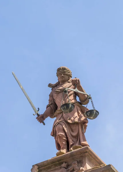 Vrouwe Justitia in Worms — Stockfoto