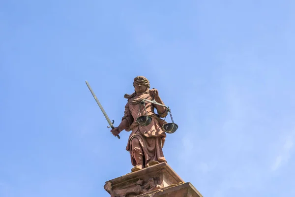 Vrouwe Justitia in Worms — Stockfoto