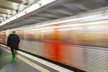 Tren hareket halinde