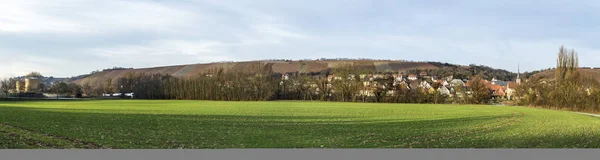 Vista al villaggio Frickenhausen al fiume Meno — Foto Stock