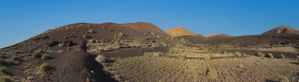 Vulkanen in het nationaal park Timanfaya in de buurt van Mancha Blanca — Stockfoto