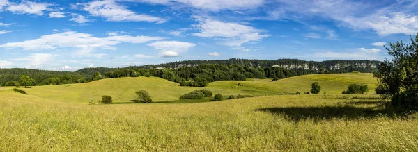 Paisagem panorâmica montanhosa cênica — Fotografia de Stock