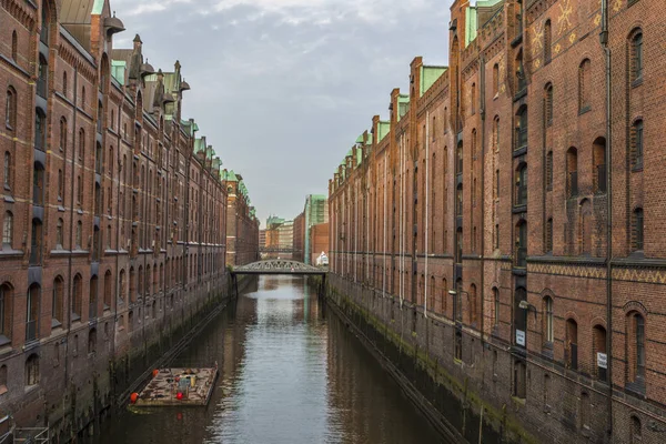 Zabytkowy Speicherstadt Hamburg, zostało wpisane na listę światowego dziedzictwa UNESCO — Zdjęcie stockowe