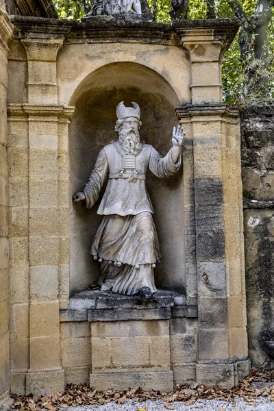 Alte Statuen in aix en provence in joseph sec mausoleum — Stockfoto