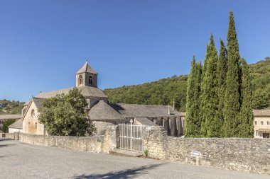 ünlü Senanque cloister Gordes içinde