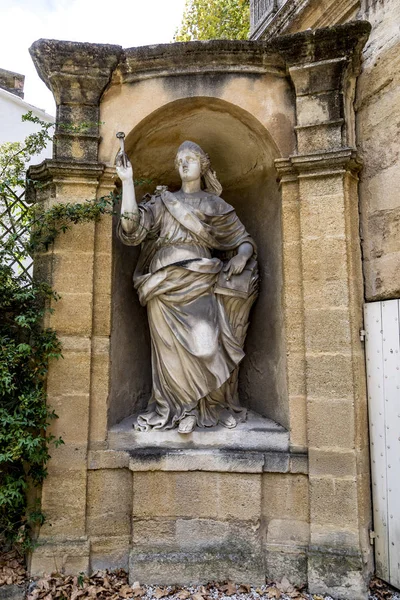 Old  statues in Aix en provence in joseph sec mausolee — Stock Photo, Image