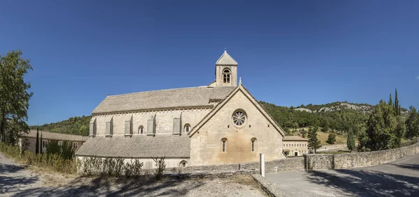 Berömda Senanque cloisteren i Gordes — Stockfoto