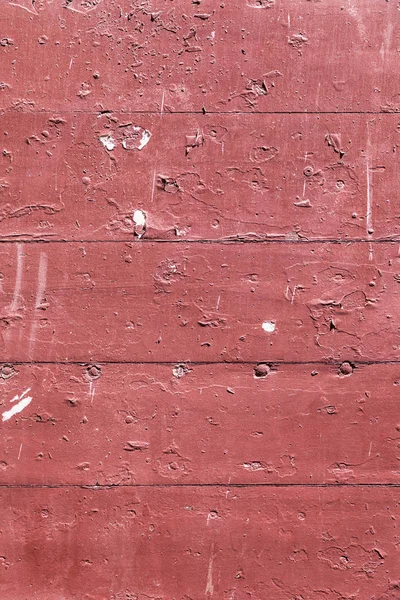 Rode houten muur met peeling kleur — Stockfoto