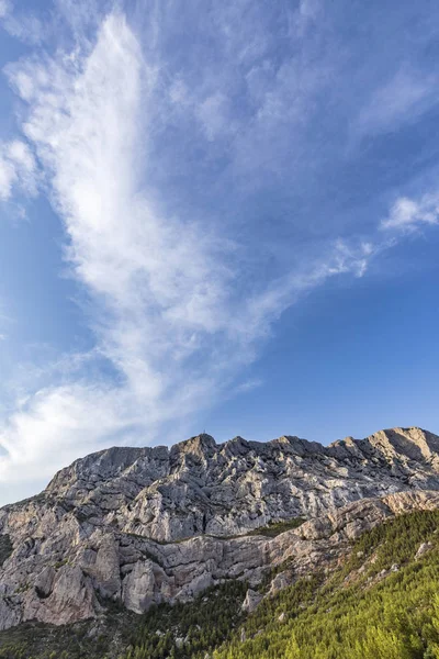 Monte sainte-victoire na provence, a montanha de Cezanne — Fotografia de Stock