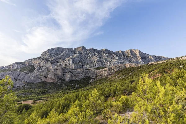 Monte sainte-victoire na provence, a montanha de Cezanne — Fotografia de Stock