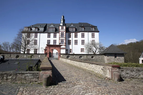 桥景区和著名的城堡 Idstein — 图库照片