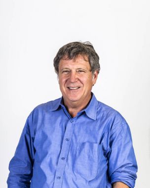 gülümseyen akıllı olgun adam