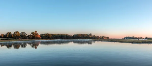 Alba panoramica ai canali dell'Essex — Foto Stock