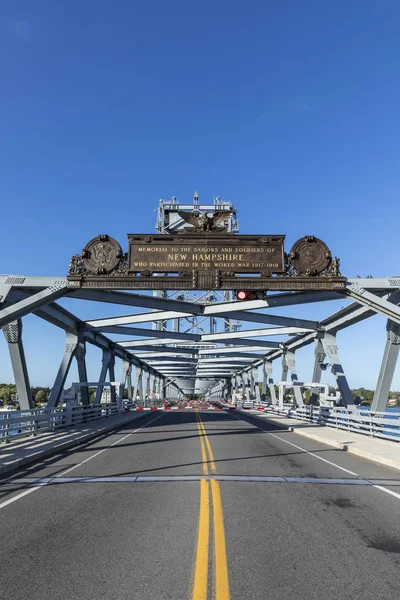 Portsmouth, w Piscataqua Nehri Memorial Köprüsü — Stok fotoğraf