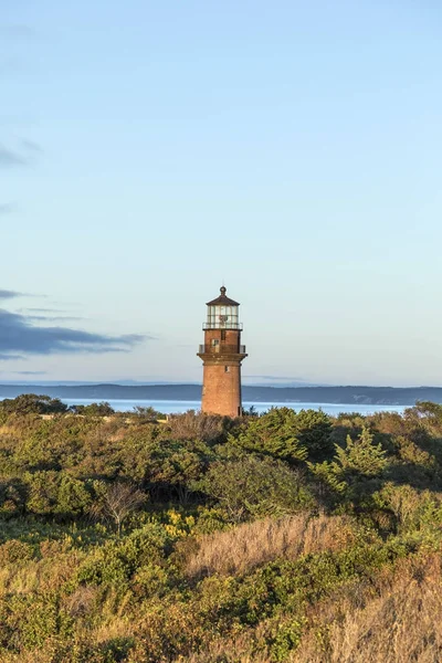 Gay Head fyr och Gay Head klippor av lera på westernmo — Stockfoto