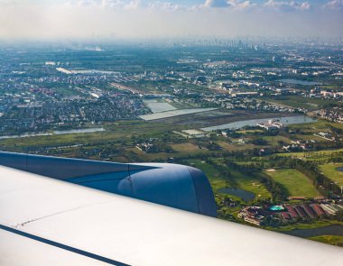 Hava manzarası ile Bangkok yakınındaki pirinç alanlarının