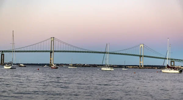 Newport Bridge in de zonsondergang — Stockfoto