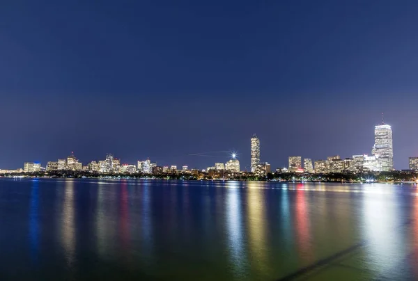 밤에 보스턴의 스카이 라인 — 스톡 사진