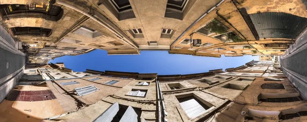 Panorama of very narrow old streets in Aix en provence — Stock Photo, Image