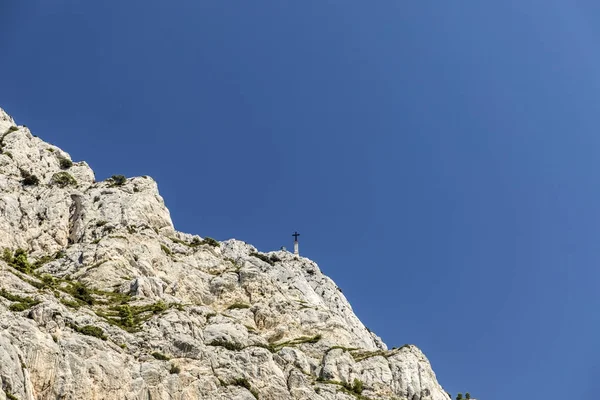 Montagne sainte-victoire dans la provence, la montagne de Cézanne — Photo