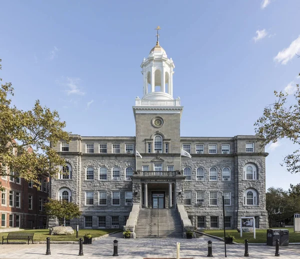 Newport city hall — Stock Photo, Image